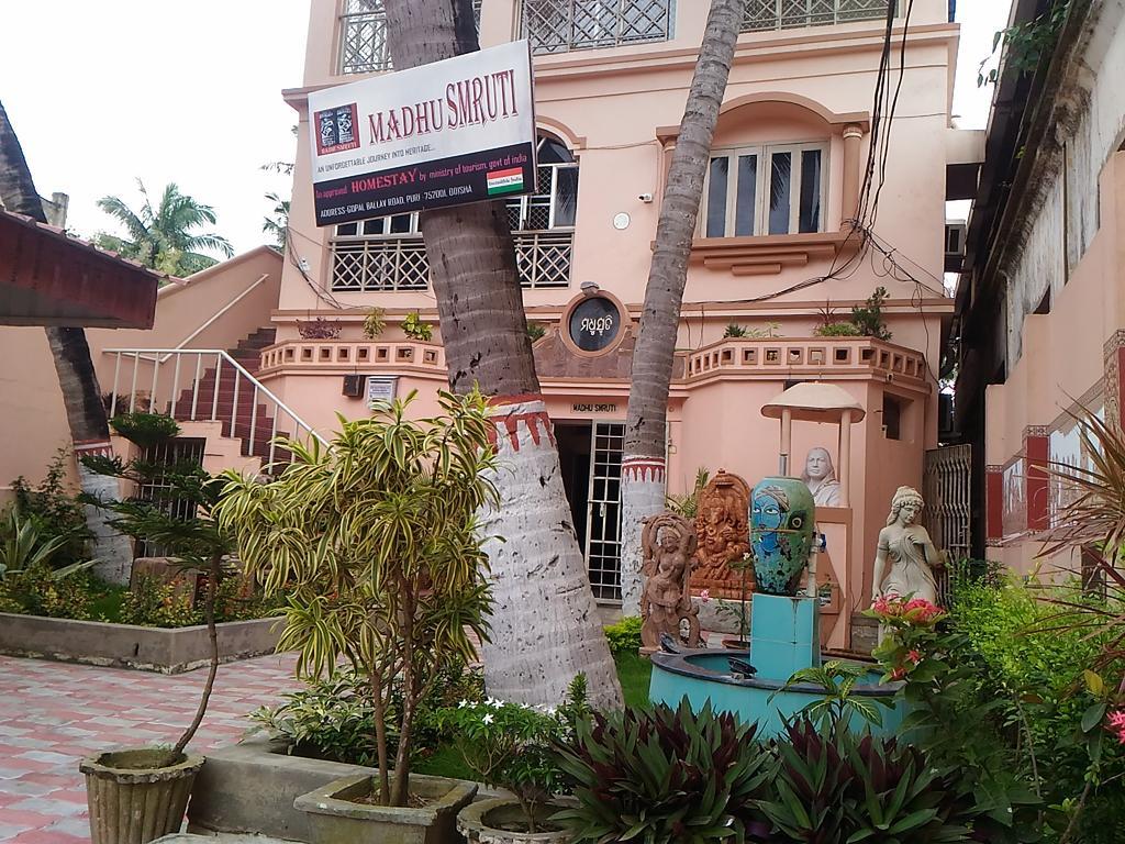 Madhusmruti Apartment Puri Exterior photo